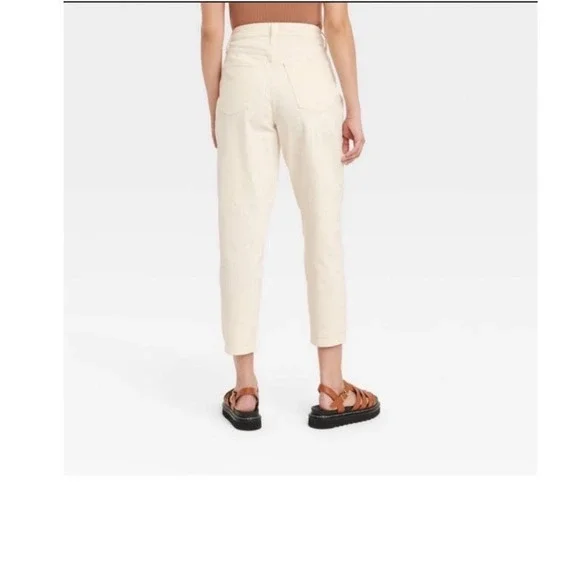 New a new day Tapered Leg Highest Rise Relaxed Hip & Thigh Cream Jeans Sz 6 - Picture 4 of 9